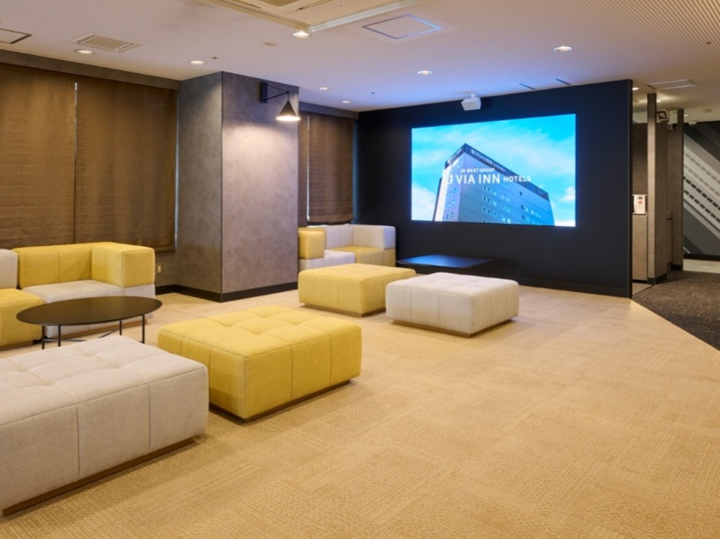 ヴィアイン新大阪　ロビー