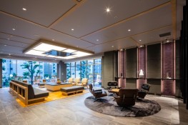 ヴィアイン博多口駅前ロビー