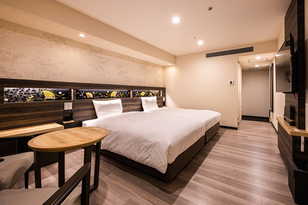 株式会社JR西日本ヴィアイン 代表取締役社長 柴﨑 紳一朗